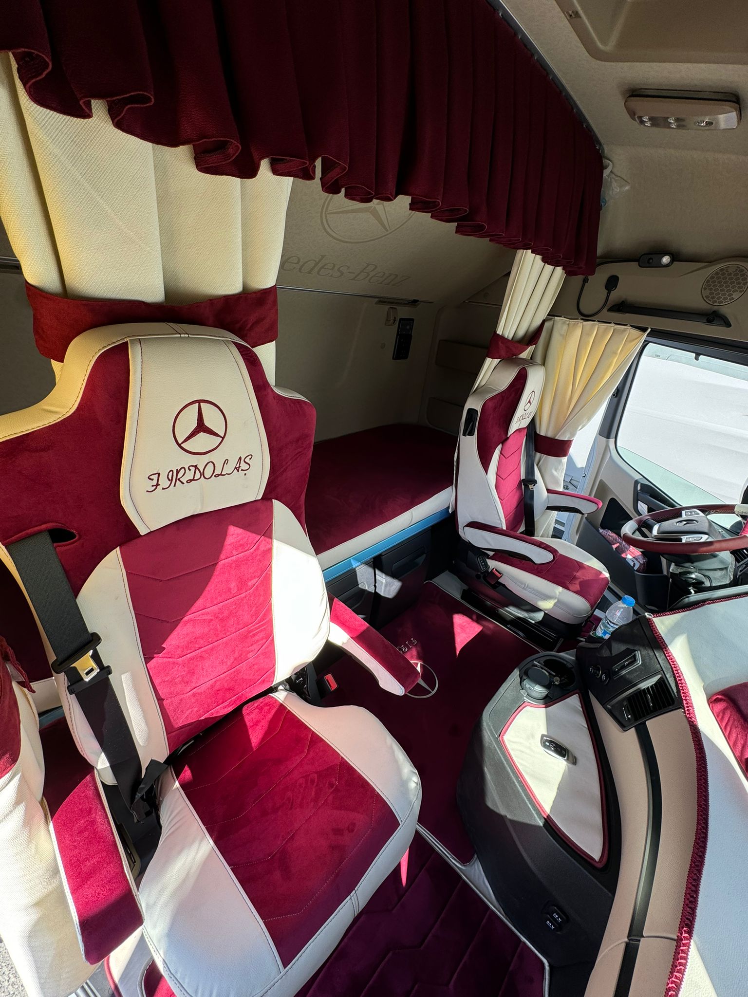 Mercedes Tır Döşeme