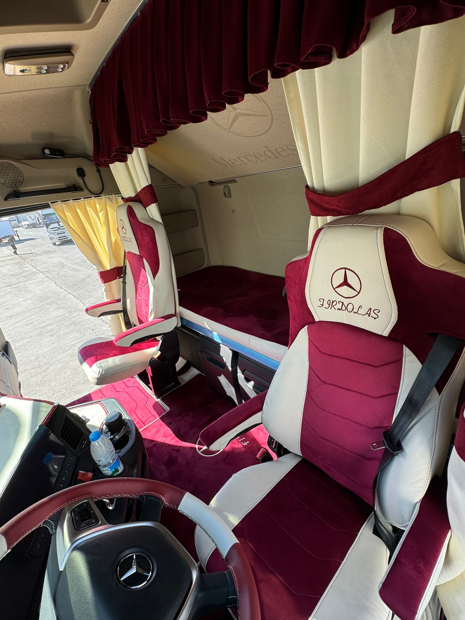 Mercedes Tır Döşeme